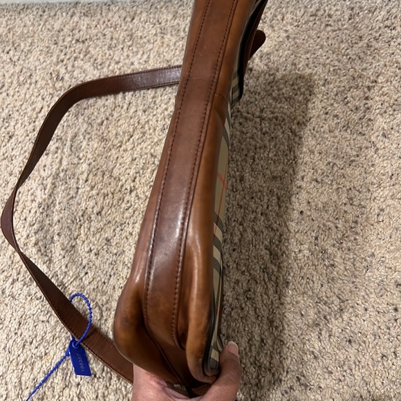 Authentic BURBERRY SHOULDERBAG bought from @bagriculture - Picture 10 of 14